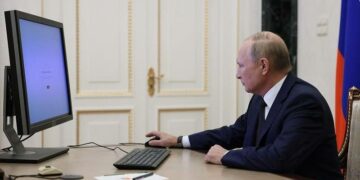 بوتين يصوّت عبر الإنترنت في الإنتخابات المحلية ويدعو الروس إلى المُشاركة