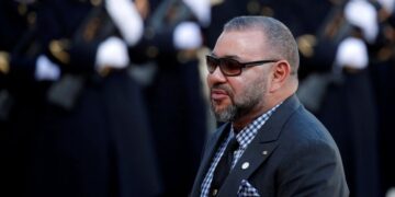 ترقّب عودة الملك المغربي محمد السادس من فرنسا بعد الزلزال العنيف الذي ضرب المغرب وخلّف أكثر من 1000 قتيل وماكرون وزعماء العالم يعرضون المساعدة