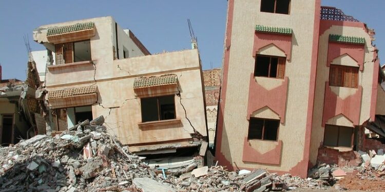الأقوى مُنذ قرن.. زلزال المغرب يُخلّف 1000 قتيل على الأقل ومئات الإصابات والآلاف تحت الأنقاض والدّمار كان هائلًا…
