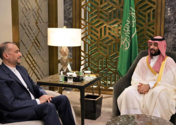 السعودية تعلن وصول سفيرها إلى طهران لمباشرة عمله للمرة الأولى منذ سبع سنوات بعد الاتفاق على إستئناف العلاقات في آذار الماضي