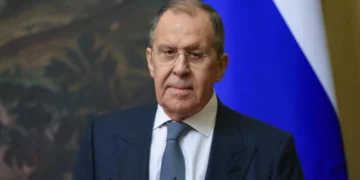 لافروف: روسيا والجامعة العربية ستعملان على “وقف إراقة الدماء” في إسرائيل وغزة وموسكو تدعو لمحادثات بشأن حل الدولتين لإنهاء الصراع.. وأبو الغيط: نرفض العنف من الجانبين