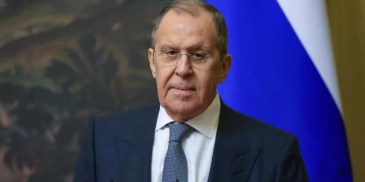 لافروف: روسيا والجامعة العربية ستعملان على “وقف إراقة الدماء” في إسرائيل وغزة وموسكو تدعو لمحادثات بشأن حل الدولتين لإنهاء الصراع.. وأبو الغيط: نرفض العنف من الجانبين
