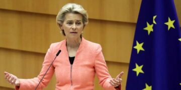 850 موظفاً من الإتحاد الأوروبي يدينون موقف المفوضية الداعم لـ”إسرائيل”