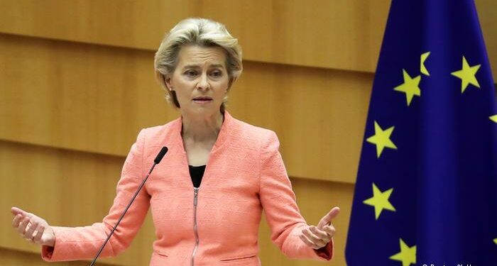 850 موظفاً من الإتحاد الأوروبي يدينون موقف المفوضية الداعم لـ”إسرائيل”