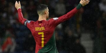 رونالدو يواصل تحطيم الأرقام ويتخطى هالاند