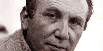 “القصيدة التي منعت من النشر””مسافرون”