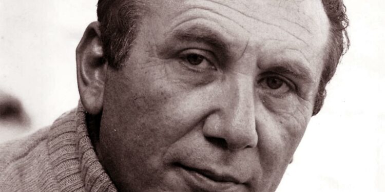 “القصيدة التي منعت من النشر””مسافرون”