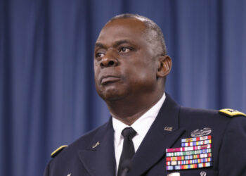 أوستن: الولايات المتحدة لن تتردد في التحرك عسكريا في حال توسع النزاع ونتوقع تصاعد الهجمات على الأمريكيين في الشرق الأوسط.. بلينكن: إيران ووكلائها في المنطقة يمكن أن تتسبب في التصعيد