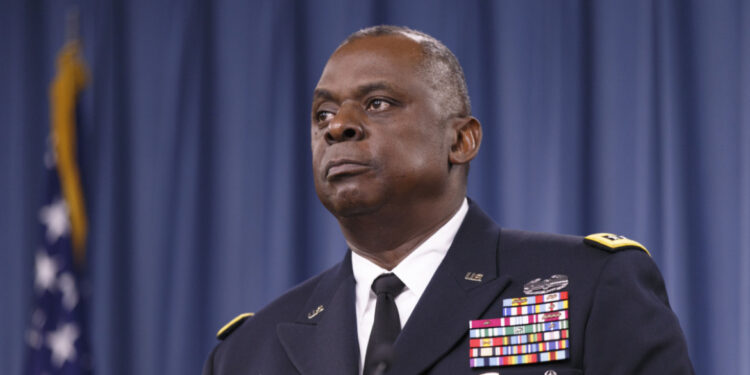 أوستن: الولايات المتحدة لن تتردد في التحرك عسكريا في حال توسع النزاع ونتوقع تصاعد الهجمات على الأمريكيين في الشرق الأوسط.. بلينكن: إيران ووكلائها في المنطقة يمكن أن تتسبب في التصعيد