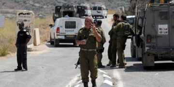 الجيش الإسرائيلي يُجهز عشرات الآلاف من جنوده لغزو قطاع غزة برًا والسيطرة عليه