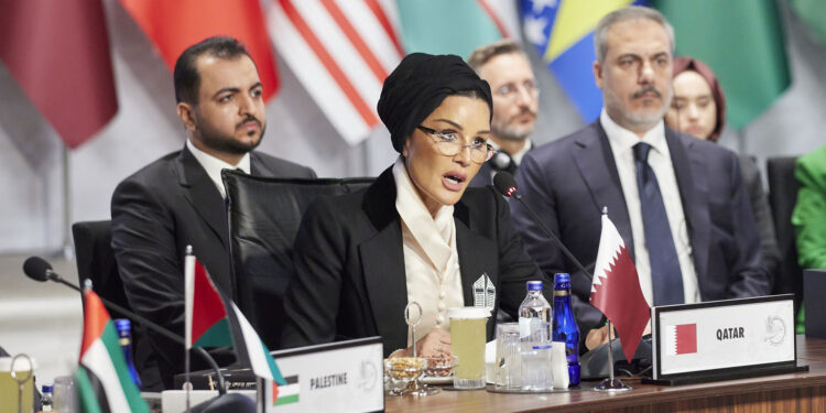 الشيخة موزا تعتذر عن دورها كسفيرة لليونسكو