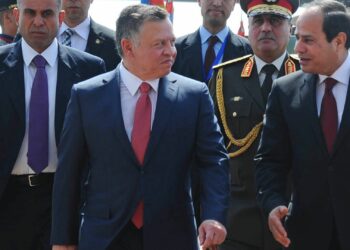 السيسي والملك عبدالله يؤكدان على ضرورة إطلاق عملية سياسية تقود إلى تسوية شاملة للقضية الفلسطينية وتحذير من إستمرار العمليات البرية في غزة