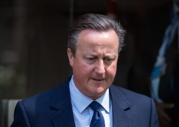 تعيين رئيس وزراء بريطانيا السابق ديفيد كامرون وزيرا للخارجية