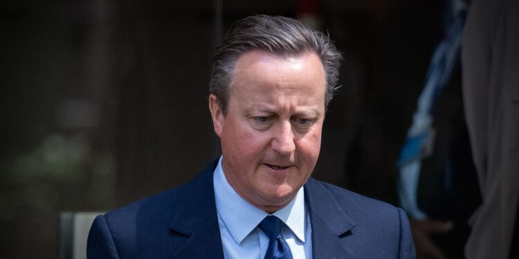 تعيين رئيس وزراء بريطانيا السابق ديفيد كامرون وزيرا للخارجية