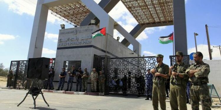 إسرائيل تبحث سرا عن دعم لإعادة توطين مئات الآلاف من سكان غزة في مصر