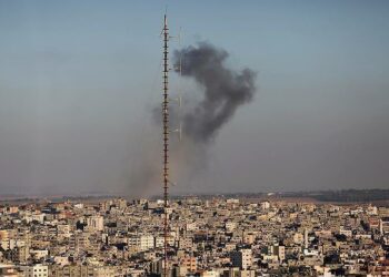 أكثر من عشرة آلاف شهيد في غزة.. وتحذير أممي من تحوّل القطاع إلى “مقبرة للأطفال” ومطالب بوقف عاجل لإطلاق النار