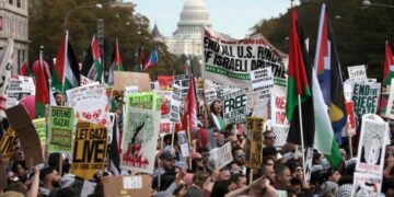 البقاء بدون تأشيرات وتصاريح عمل..مذكرة لـ100 عضو كونجرس تقترح “حماية مؤقتة” للفلسطينيين العالقين