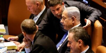 جدل وصراخ وخلافات داخل الكنيست الإسرائيلي بسبب مشروع قانون لإعدام أسرى فلسطينيين المثير للجدل.. بن غفير يريد “قطع الرؤوس” ويقول ان صفقة التبادل المرتقبة مع “حماس”ستجلب لنا كارثة