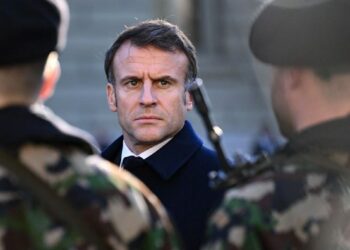 سياسة ماكرون إزاء الحرب في غزة وموقفه المؤيد لإسرائيل تثير إستياء دبلوماسيين فرنسيين.. مذكرة سرية تحذر من فقدان فرنسا لتأثيرها في الشرق الأوسط