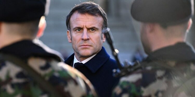 سياسة ماكرون إزاء الحرب في غزة وموقفه المؤيد لإسرائيل تثير إستياء دبلوماسيين فرنسيين.. مذكرة سرية تحذر من فقدان فرنسا لتأثيرها في الشرق الأوسط