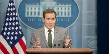 البيت الأبيض ينفي “موافقة” واشنطن على العملية الإسرائيلية في مستشفى الشفاء