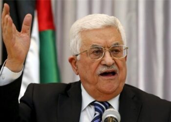 أين حركة “فتح” من حرب غزة؟؟ وما سبب موقف السلطة الفلسطينية “الضعيف”؟؟ غضب عارم بالضفة وخلافات وتهديدات داخل “فتح” ودعوات للعصيان والتمرد و”أبو مازن” أمام أصعب التحديات