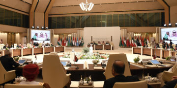 قمة عربية إسلامية مشتركة في الرياض لمناقشة الحرب في غزة: إسرائيل تشن .. دعوات إلى أمريكا بتحمل المسئولية لايجاد حل سياسي وإنهاء الإحتلال.. التحذير من أن القطاع يتعرض لحرب لاإنسانية أمام مرأى ومسمع العالم