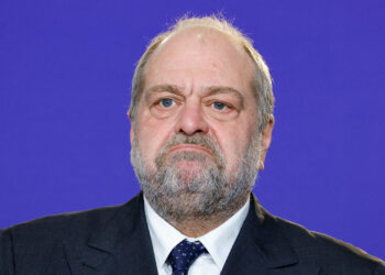 وزير العدل الفرنسي يمثل أمام محكمة في سابقة من نوعها