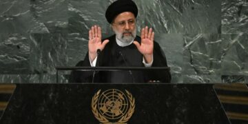 خلال مؤتمر صحفي بطهران.. رئيسي يتهم أمريكا بتشجيع إسرائيل على مواصلة قصف غزة وإرتكاب مجازر وإبادة.. السوداني: المجتمع الدولي فشل بإلتزاماته تجاه غزة