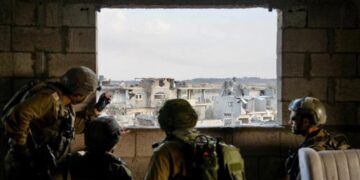 “القسام”: فقدنا الإتصال بمكلفين بحماية أسرى إسرائيليين وأوقعنا قوة لجنود الإحتلال قتلى وجرحى بعد إستهدافهم بعبوة مضادة للأفراد وتدمير 17 آلية