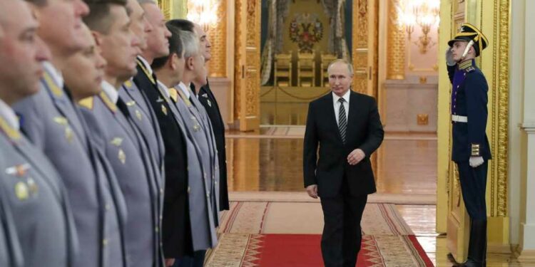 بوتين يحذر من “مشكلات” مع فنلندا بعد إنضمامها إلى الحلف الأطلسي ويتعهد أن يجعل روسيا “قوة سيادية” في مواجهة الغرب