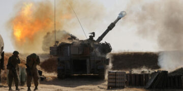 إسرائيل تقصف سوريا ولبنان ردًا على إطلاق عدد من الصواريخ و”حزب الله” يعلن إستهداف آلية عسكرية في قاعدة بيت هيلل بالصواريخ .. ونتنياهو يحذره: إذا هاجمنا فسوف يدمر لبنان بأكمله