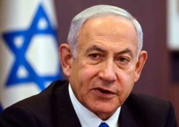 ديفيد هيرست: نتنياهو أراد سقوط “حماس” لكن هذه الحرب يمكن أن تُسقط إسرائيل