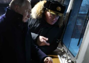 الرئيس الروسي بوتين يدشّن غواصتين نوويتين جديدتين