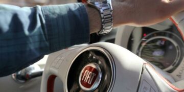 فيات الإيطالية تفتح مصنعا للسيارات في الجزائر بإستثمار مبلغ 200 مليون يورو