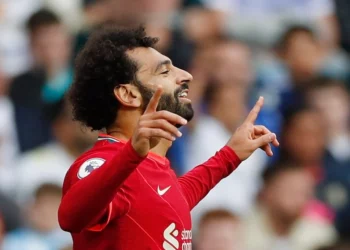 صلاح يتوج بجائزة “أفضل لاعب”