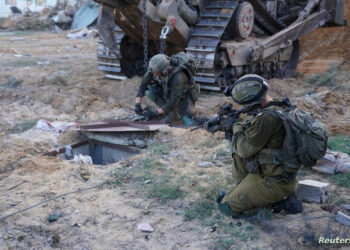 إسرائيل تبدأ ضخ مياه البحر في مجمع أنفاق حركة “حماس” في قطاع غزة بهدف تدميرها بالكامل والعملية قد تستغرق عدة أسابيع