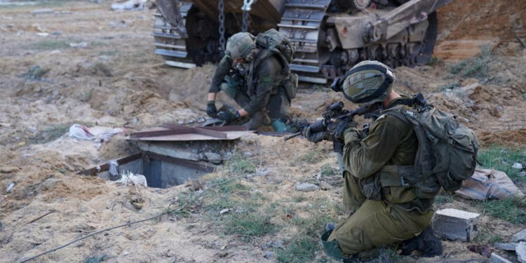 إسرائيل تبدأ ضخ مياه البحر في مجمع أنفاق حركة “حماس” في قطاع غزة بهدف تدميرها بالكامل والعملية قد تستغرق عدة أسابيع