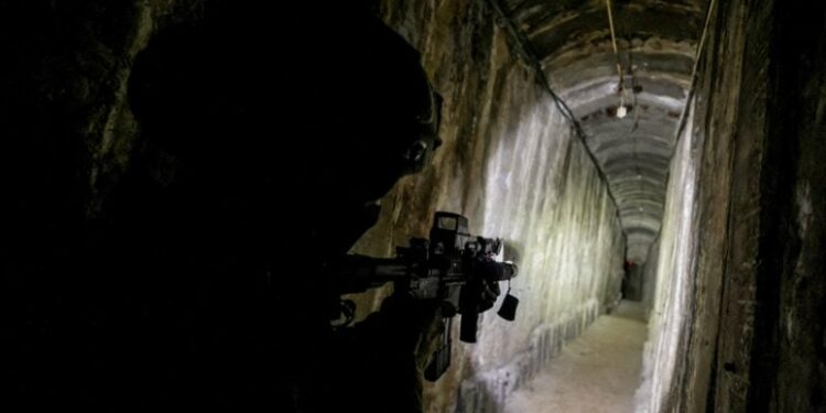 فايننشال تايمز عن مسؤول إسرائيلي: أنفاق حماس أكبر من شبكة قطار لندن