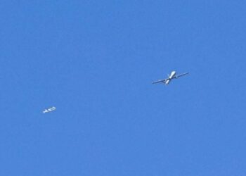 طائرات مراقبة بريطانية في سماء غزة.. لغز “مهمة غامضة” ترفع التكهنات وسط “المجتمع الإستخباراتي”: كشف يتجاوز”أماكن الرهائن” ووظيفة مبرمجة مع”البنتاغون” والإطار يشمل المقاومة