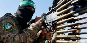 الكشف عن تفاصيل العرض الأمريكي-الإسرائيلي الجديد الذي رفضته “حماس” لوقف إطلاق النار في قطاع غزة.. إنسحاب غامض وإغراء بالمساعدات الإنسانية والبند الثالث الأكثر تعقيدًا