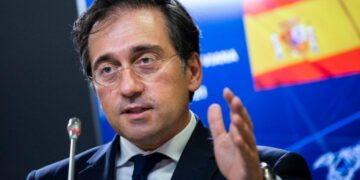 مدريد: الإعتراف بفلسطين أفضل ضمان لأمن الجميع بالمنطقة وحكومة الأقلية اليسارية في إسبانيا”تمتلك رؤية واضحة جدًا بشأن الصراع الإسرائيلي – الفلسطيني