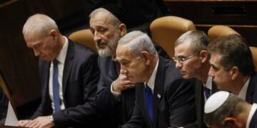 الضغوط تشتد على نتنياهو.. بن غفير يدعو لحل “مجلس الحرب” ورئيس الكنيست السابق يؤكد أن رئيس الحكومة خطر على إسرائيل ويجب أن يرحل بدون إنتخابات.. ومكتب حقوق الإنسان للأمم المتحدة يتهم الإحتلال بإغتيال فلسطينيين تعسفا