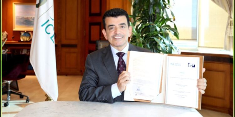 توقيع اتفاقية إنشاء كرسي الإيسيسكو في جامعة الفضاء الدولية بفرنسا