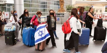 370 ألف إسرائيلي غادروا البلاد منذ بداية الحرب