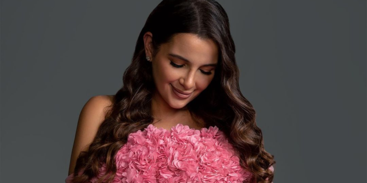 فرحة أصالة بقدوم حفيدتها الأولى من إبنتها شام الذهبي تحمل إسم “جيهان”