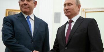 نتنياهو يعبر لبوتين عن إستيائه من مواقف موسكو المناهضة لإسرائيل في الأمم المتحدة و”رفضه الشديد” لتعاون روسيا “الخطير” مع إيران