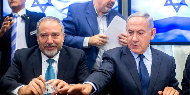 يديعوت أحرونوت: حكومة نتنياهو مسؤولة عن ما آلت إليه الأمور على مستوى الثقافات حول العالم والحرب التي تواجها إسرائيل