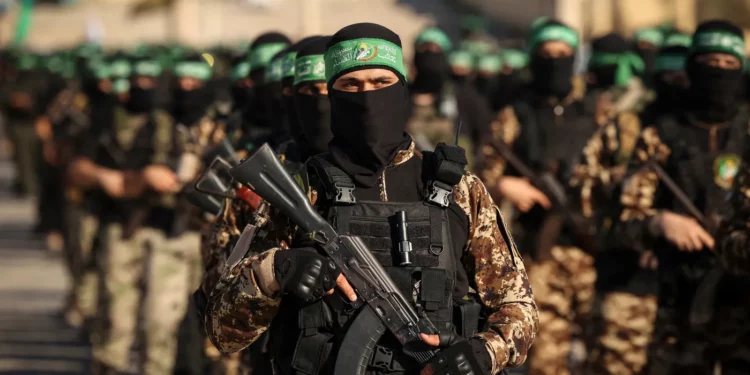 باحث بريطاني في الغارديان: إسرائيل تخسر الحرب ضد حماس