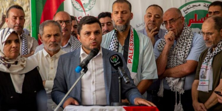 قيادي في حماس من الجزائر: من يدخل غزة على ظهر دبابة سنتعامل معه كصاحب الدبابة